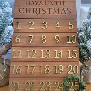 Christmas countdown daily tracker